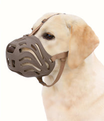 Muselière panier Eudemond en silicone pour grand chien, confort et respiration lors des promenades.