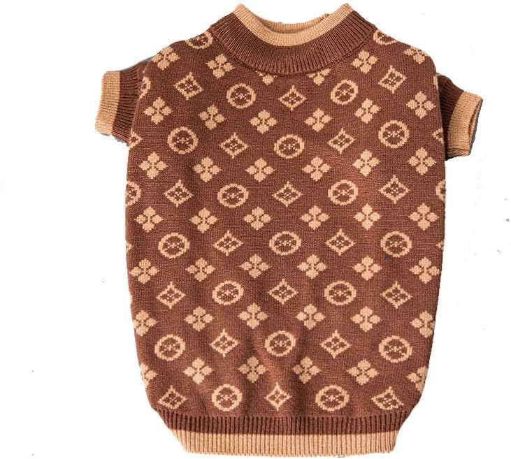 Everything Chic pull-chien-design-chic: style élégant pour chiots lors des sorties.