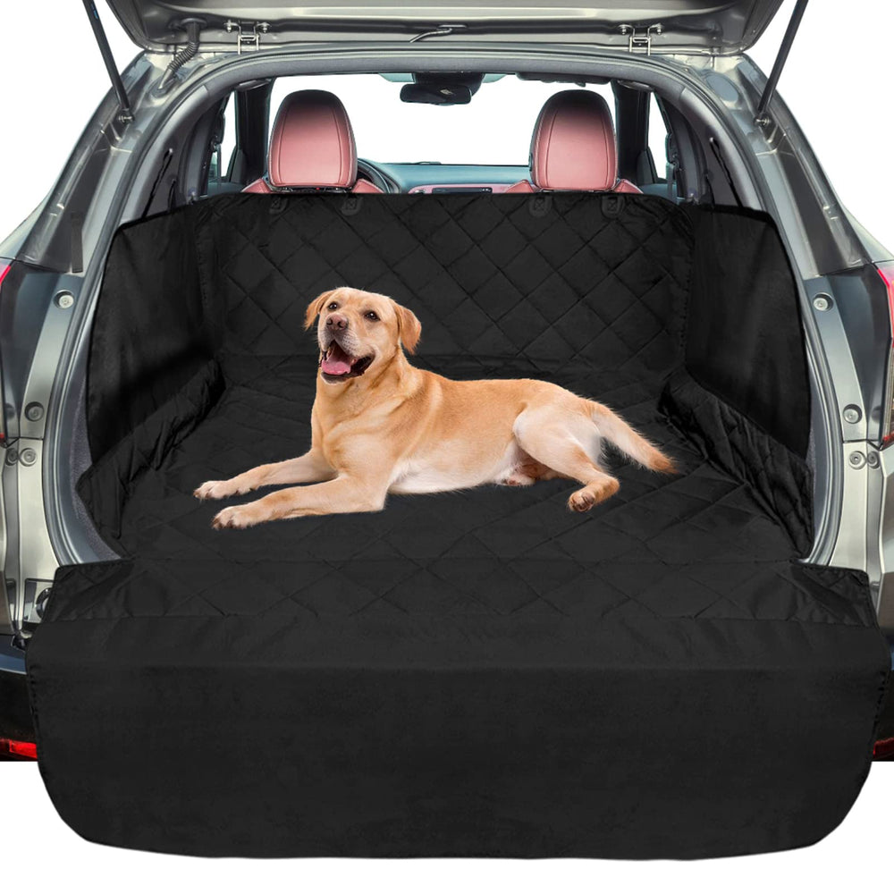 F-color tapis coffre SUV protégeant l’intérieur et le chien.