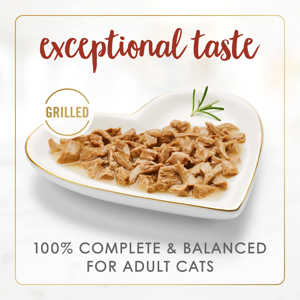 Fancy Feast boeuf et foie grillee dans sauce—portion prête à servir pour chat.