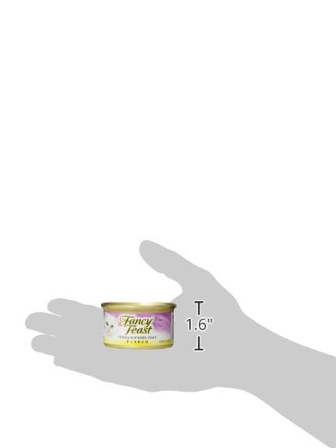 Fancy Feast bouillon subtil, arôme marin agréable en premier plan.