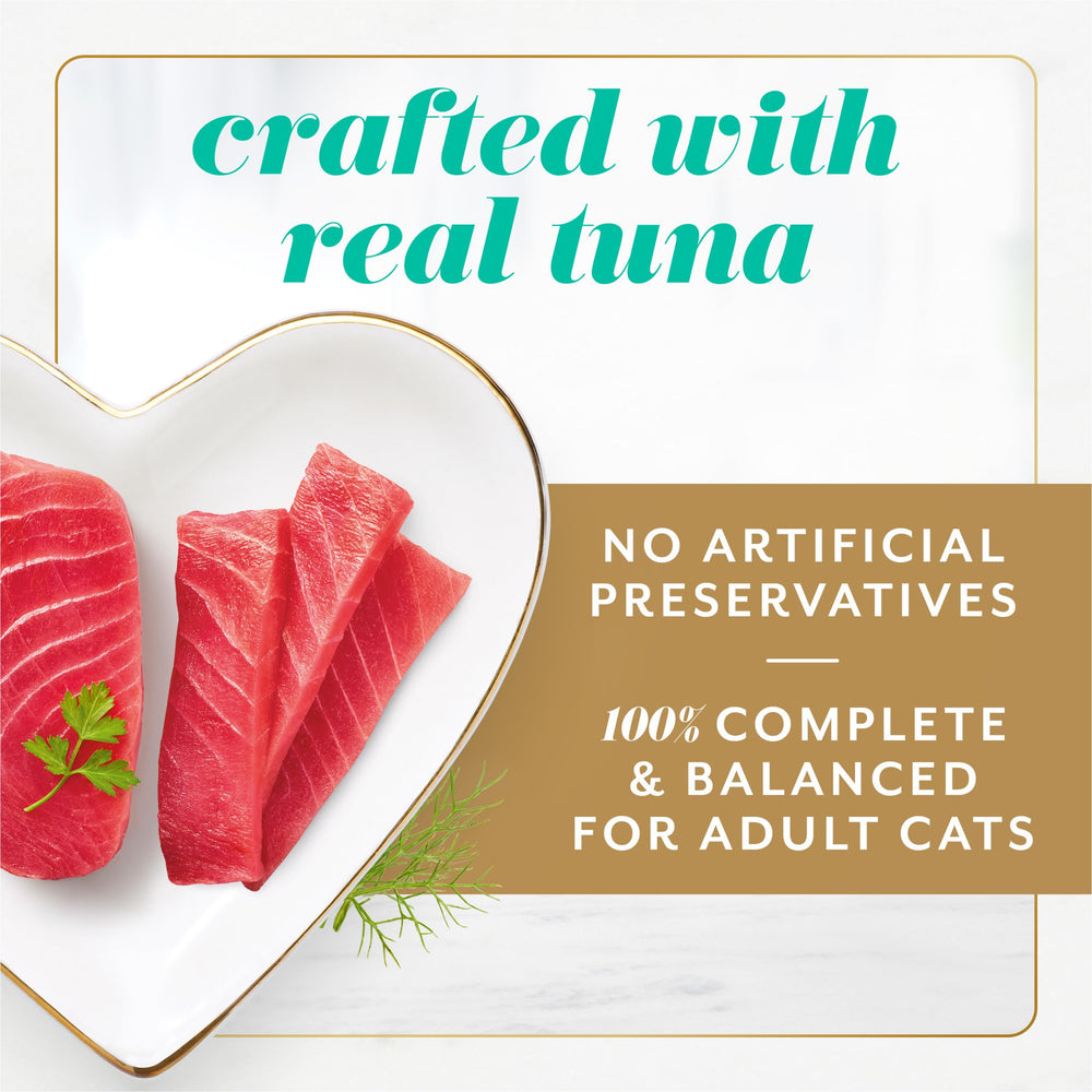 Fancy Feast Gems halo de sauce savoureuse ajoute de la richesse au repas.