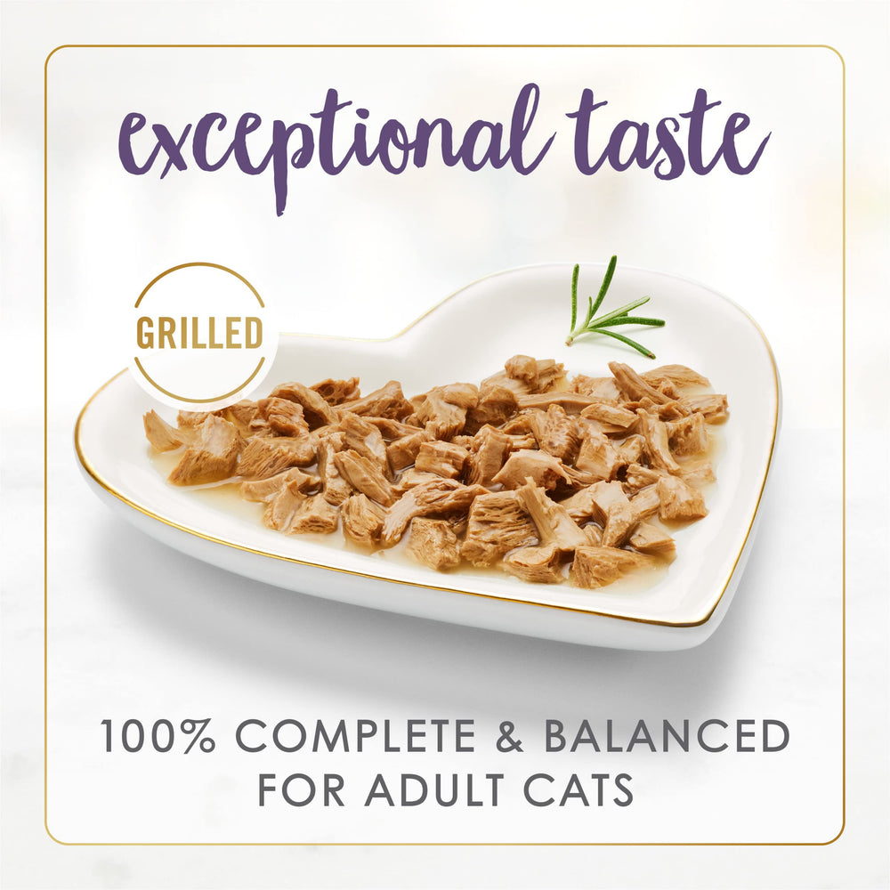 Fancy Feast Grillé au bœuf - Sauce au jus attrayante pour le repas.