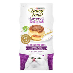 Fancy Feast Layered Delights – mousse de poulet veloutée avec flocons de thon, texture appétente pour chat