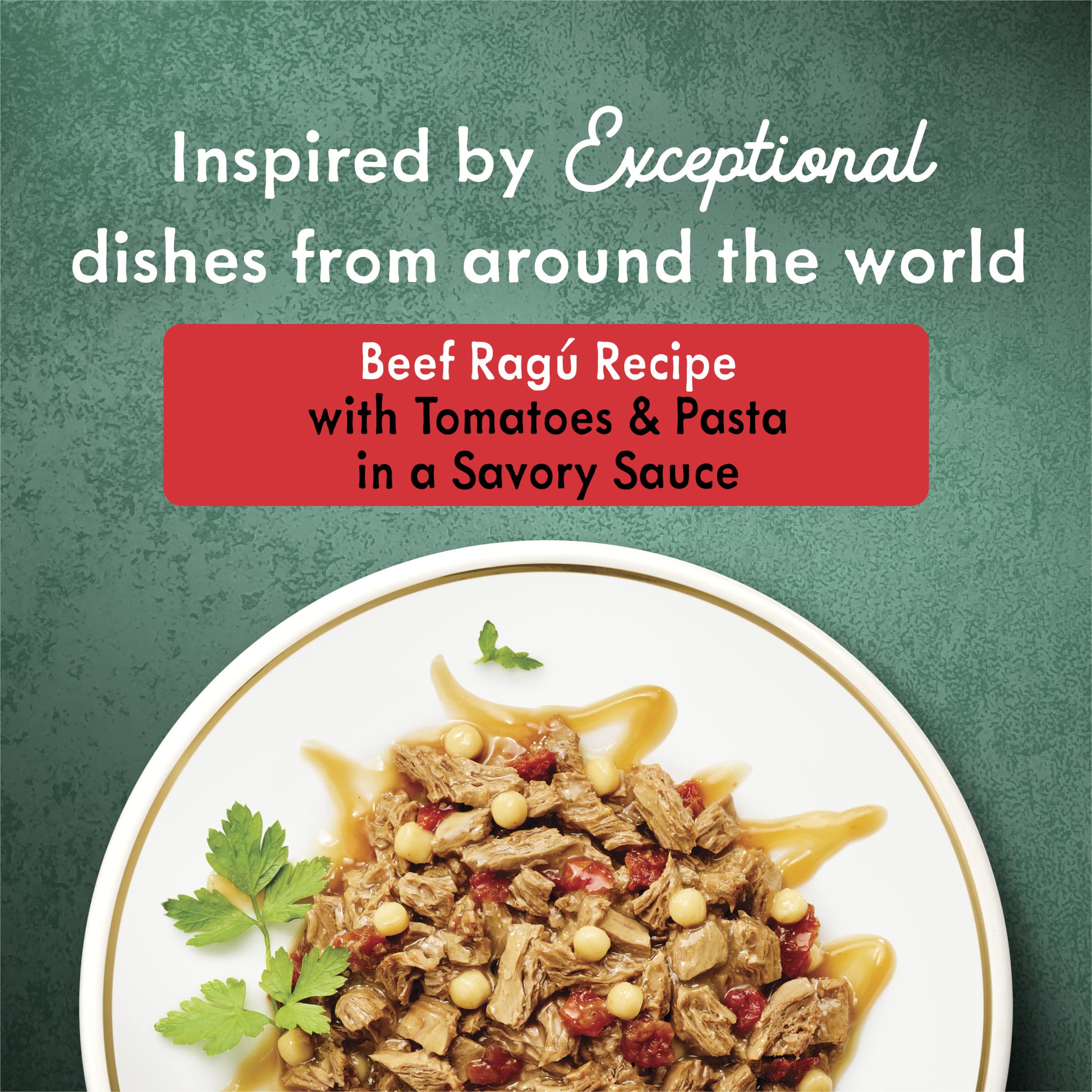 Les emiettes de boeuf ragu Fancy Feast Medleys, repas facile à servir pour chat actif.
