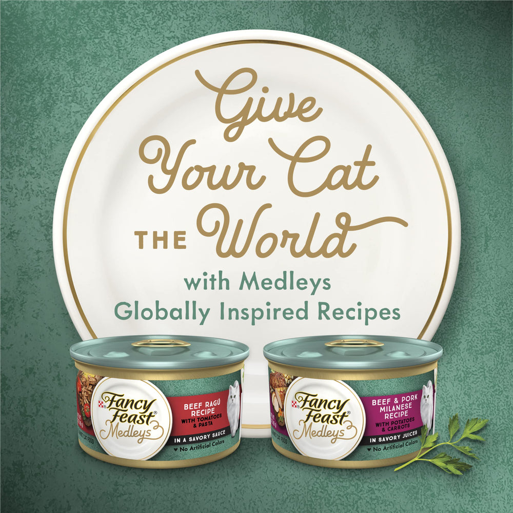 Saveurs du monde variées avec Fancy Feast Medleys, pour diversifier les repas du chat.