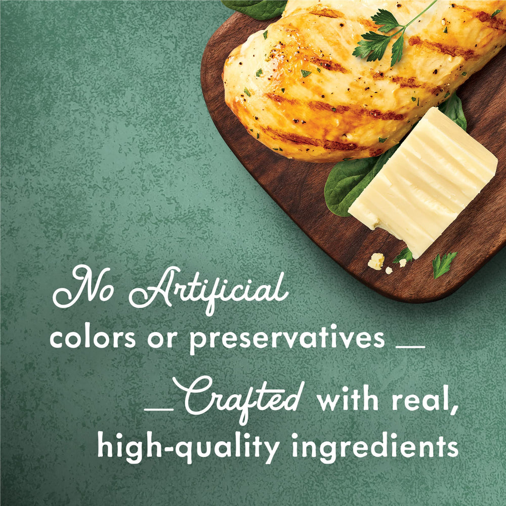 Texture crèmeuse de Fancy Feast Medleys — pâté soyeux qui plaît.