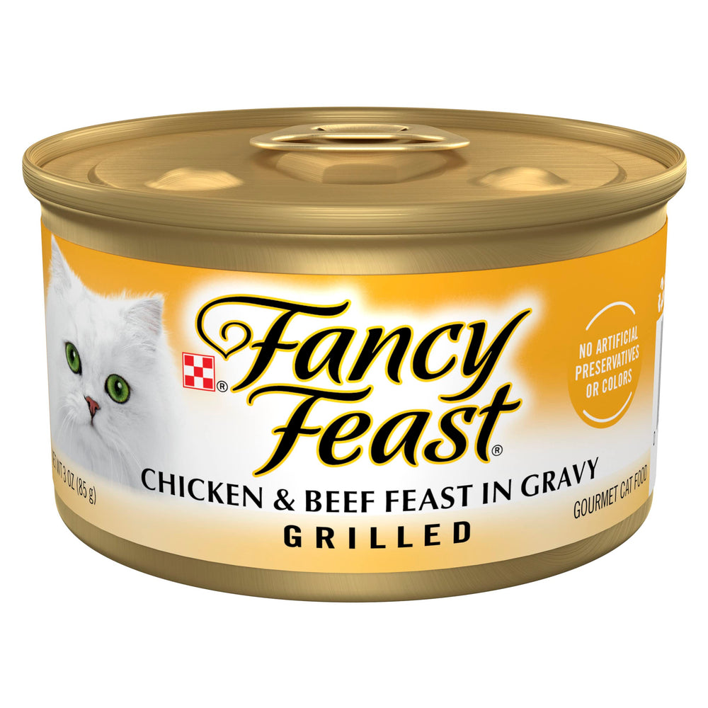 Fancy Feast poulet et boeuf grillés en sauce savoureuse pour chat, repas pratique et appétissant.