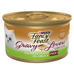 Fancy Feast Saumon Pâté avec Jus — texture onctueuse pour un repas appétissant.