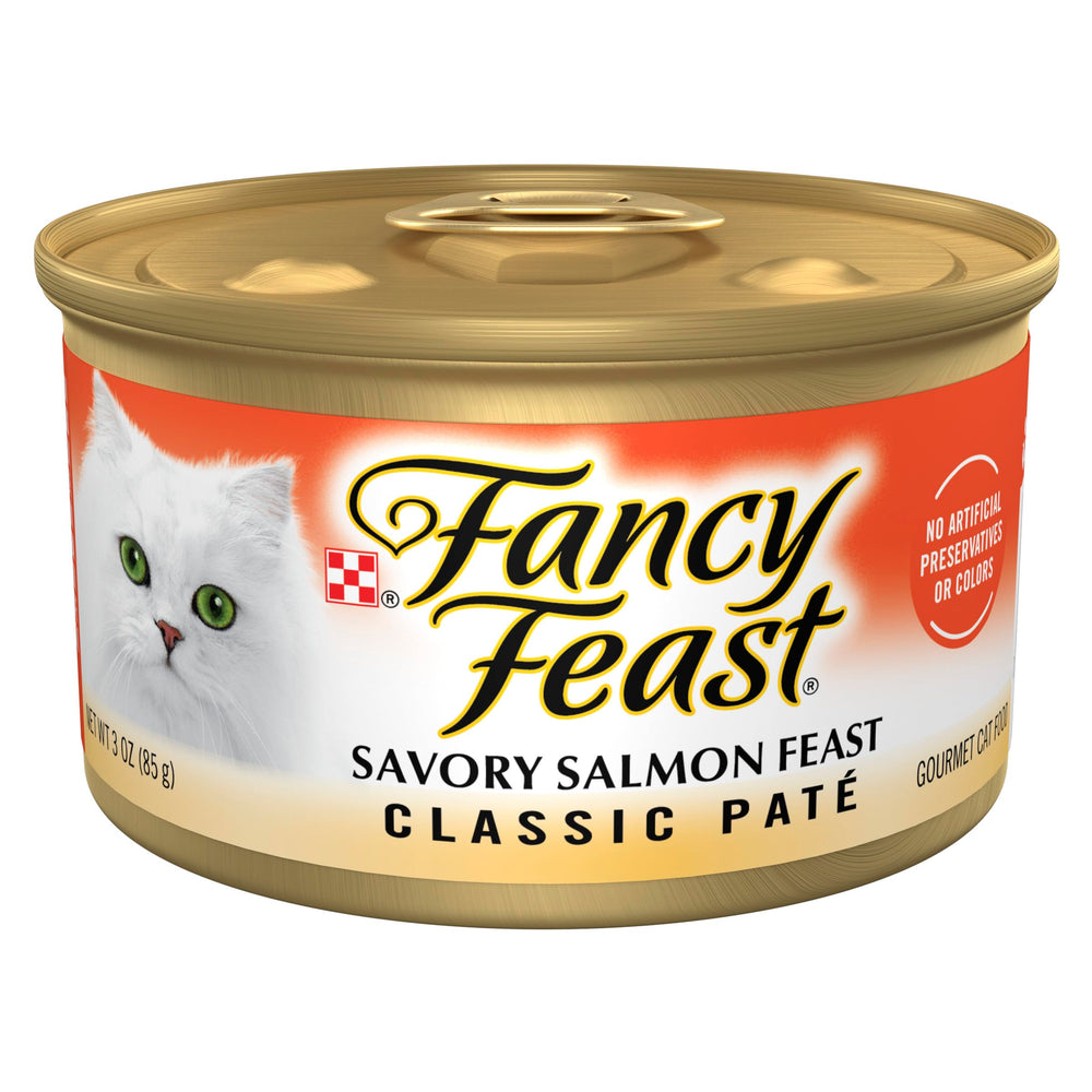 Fancy Feast Saumon Pâté — boîte ouverte prête à servir, texture lisse et appétissante.