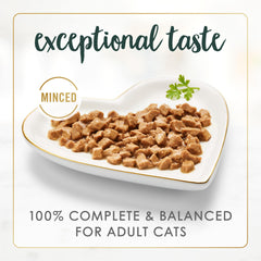 Fancy Feast Senior Poulet en jus Mince: saveur gourmande qui attire l'appétit des seniors.