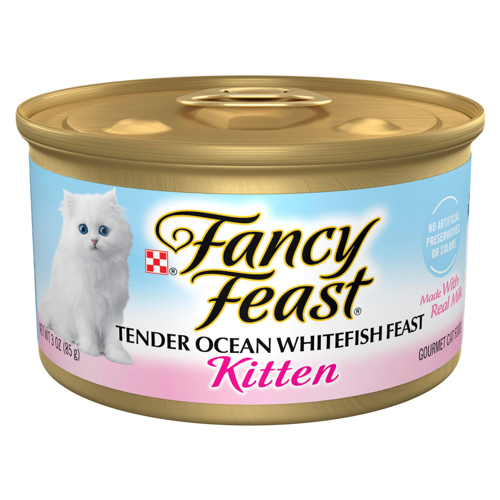 Boîtes Fancy Feast Tender Poisson Blanc Océan en pack de 24, pratique pour les repas quotidiens.