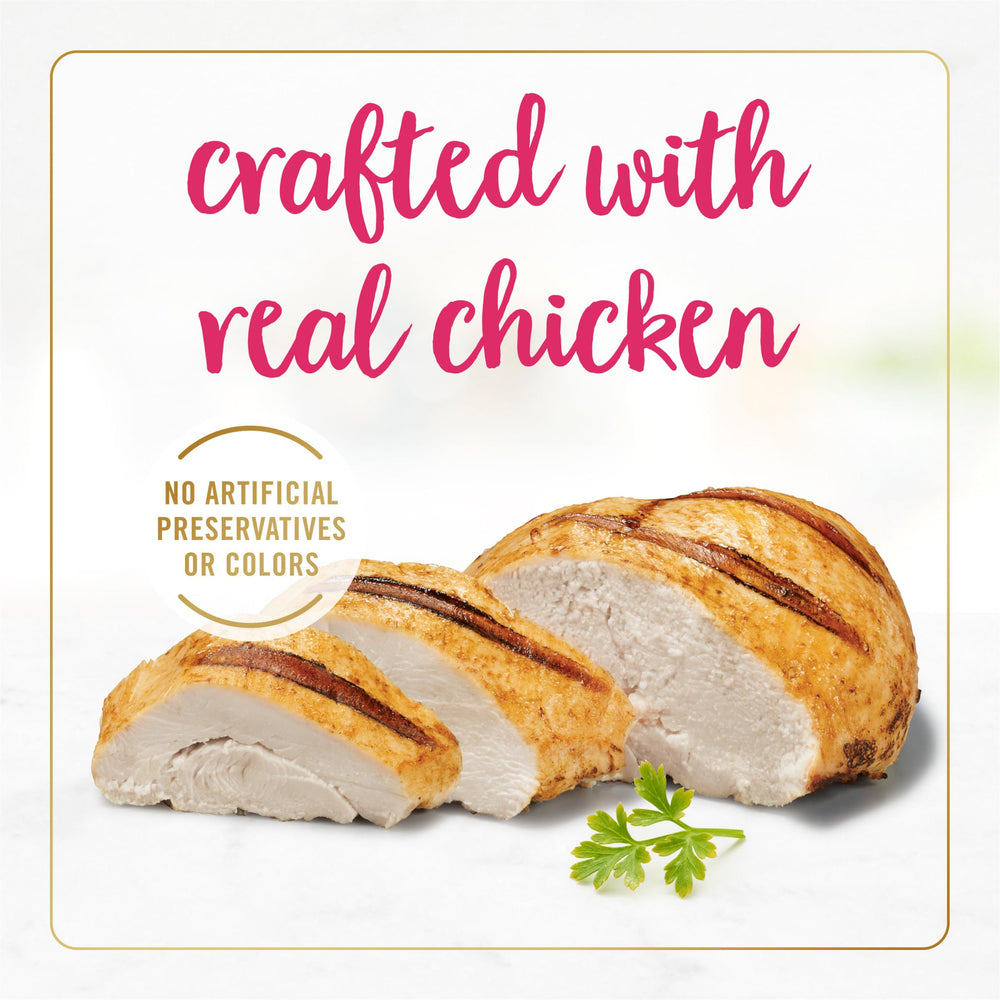 Fancy Feast tranches-poulet-dans-sauce-onctueuse, pratique et appétissant pour l'heure du repas.