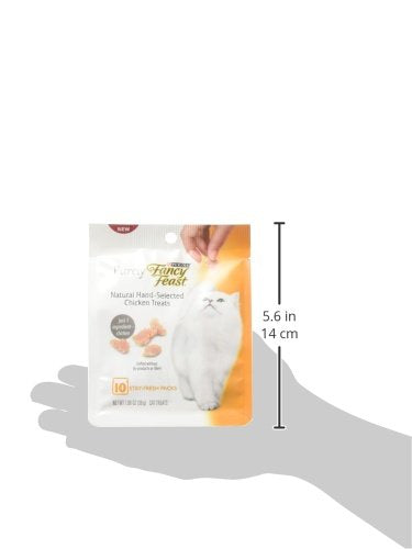 Un seul ingrédient: poulet, friandises Fancy Feast simples et naturelles.