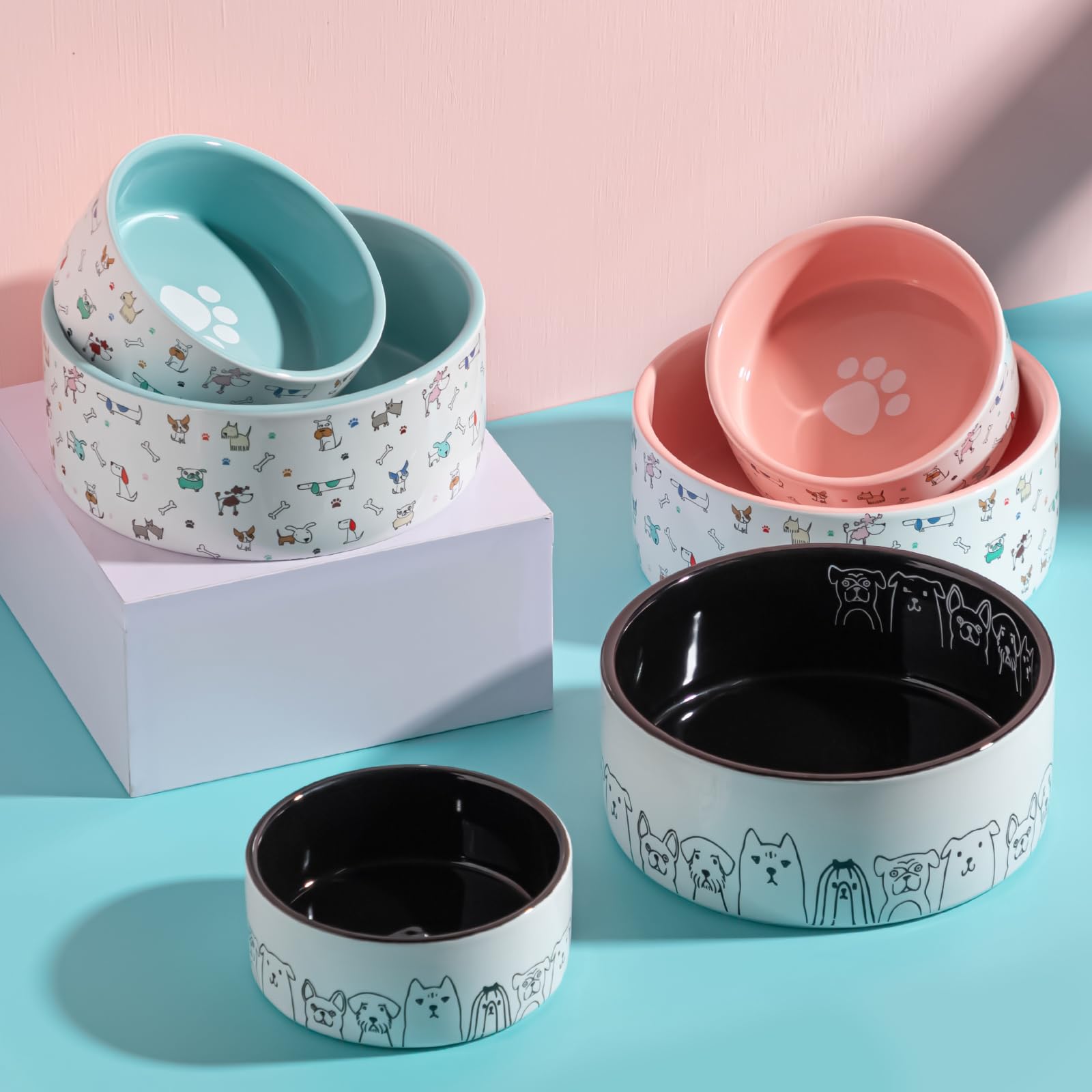 Motif rose et design exclusif pour rendre chaque repas joyeux.