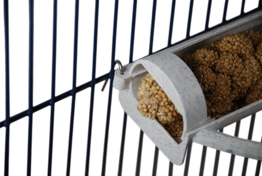 FeatherSmart Porte-millet horizontal utilisé pour œuf et légumes, polyvalence alimentaire.