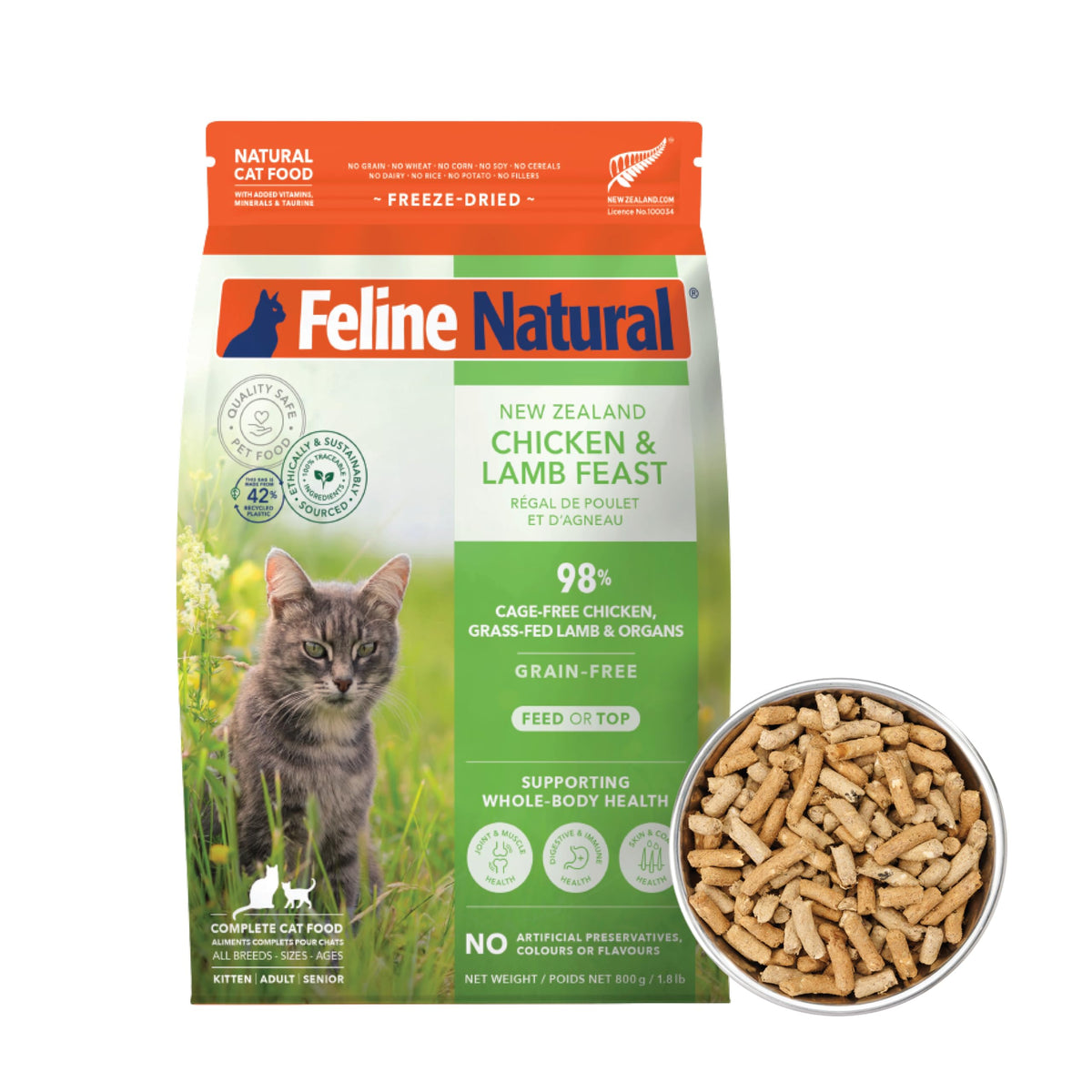 Feline Natural presente les etiquettes transparentes des ingredients pour une traçabilite claire.