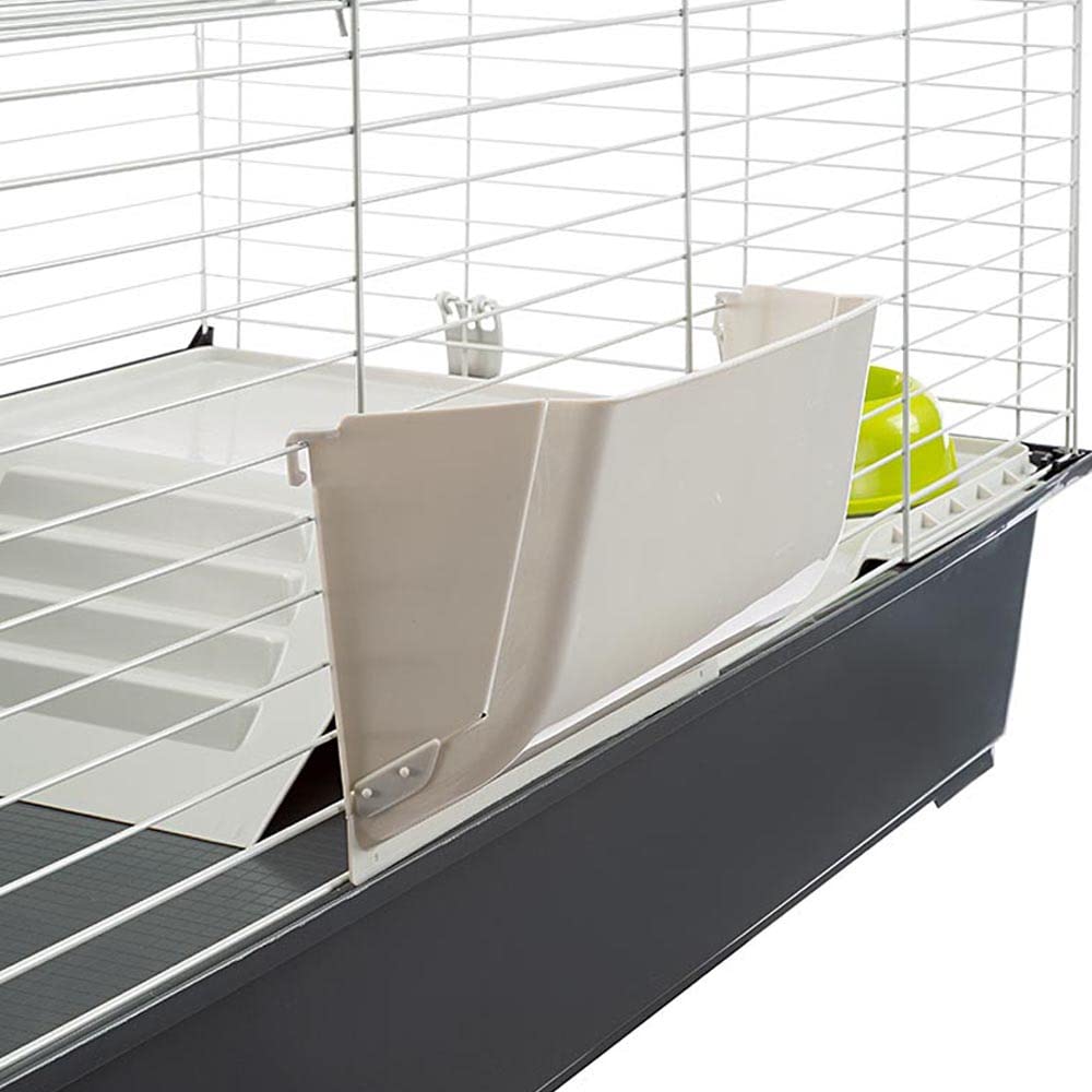 Nid confortable fourni avec la cage Ferplast Cavie pour des siestes paisibles.