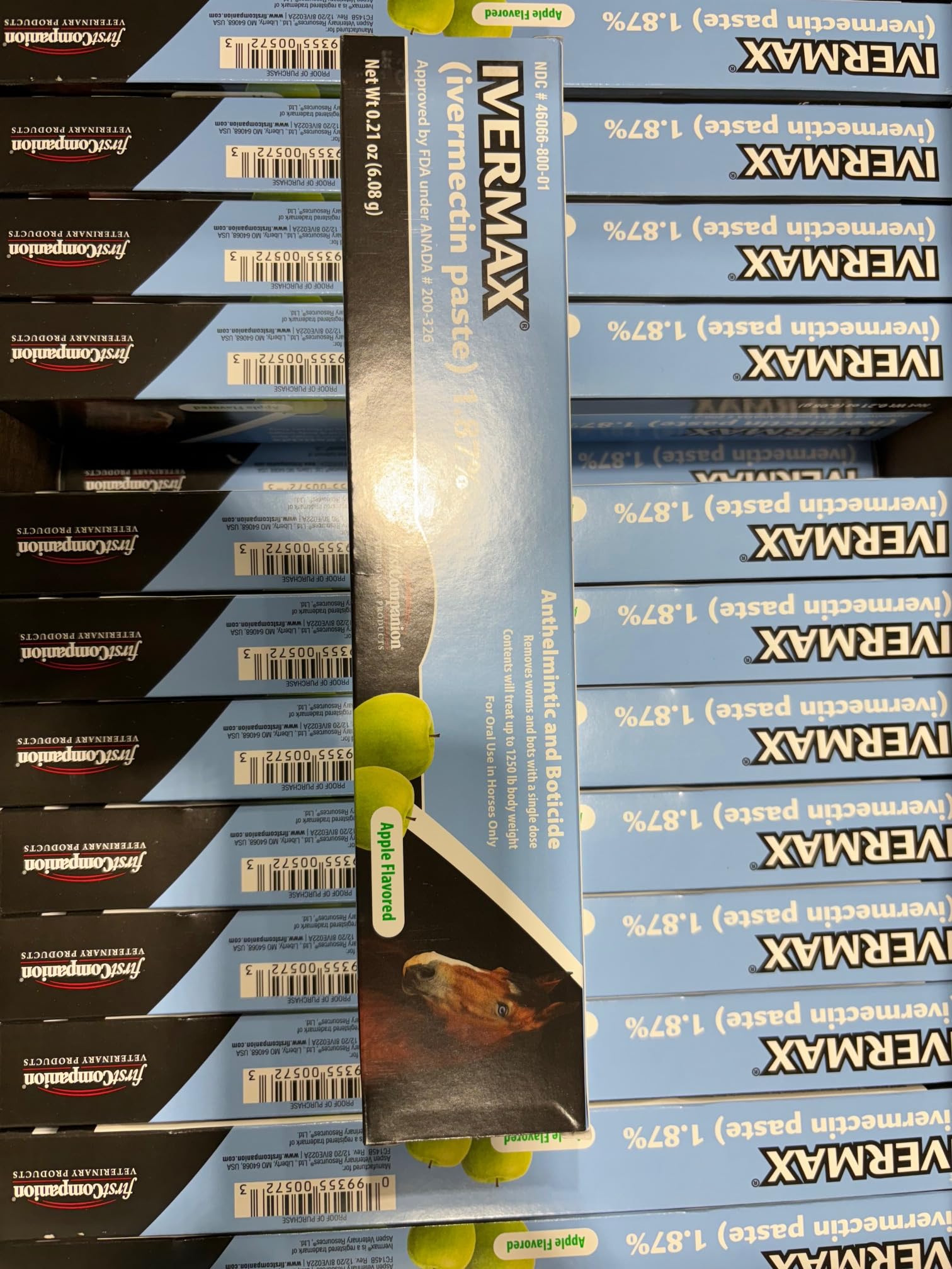 Étiquette indiquant le grammage 6,08 g de la pâte Ivermax pour cheval
