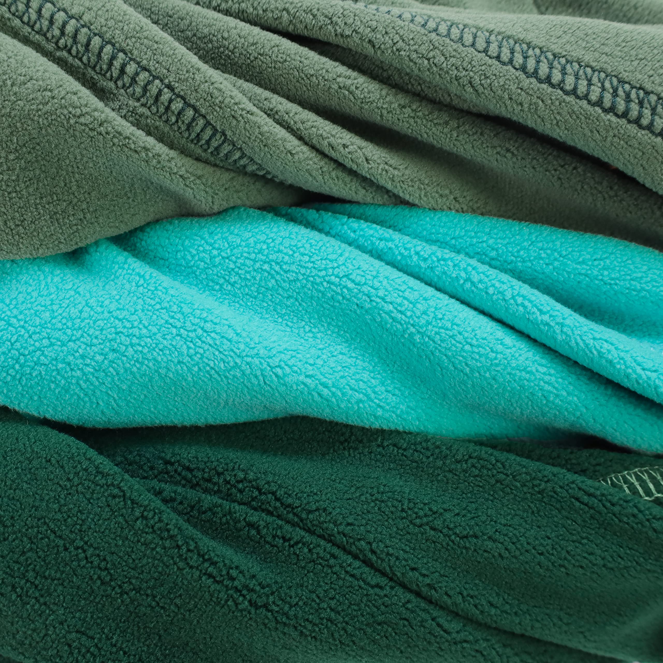 Pull polaire Fitwarm pour petits animaux, parfait pour les sorties quotidiennes.