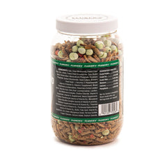 Petits pois lyophilisés dans Fluker's Buffet Blend ajoutant variété et couleur.