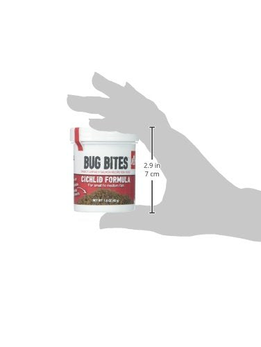 Cichlides se9duits par Fluval Bug Bites; granules faciles e0 inge9rer et attractifs.
