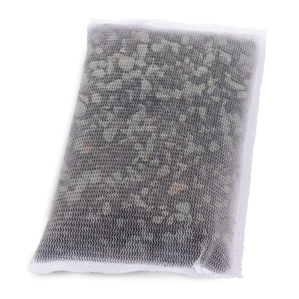Fluval Zeo améliore la clarté de l'eau grâce à une adsorption élevée.