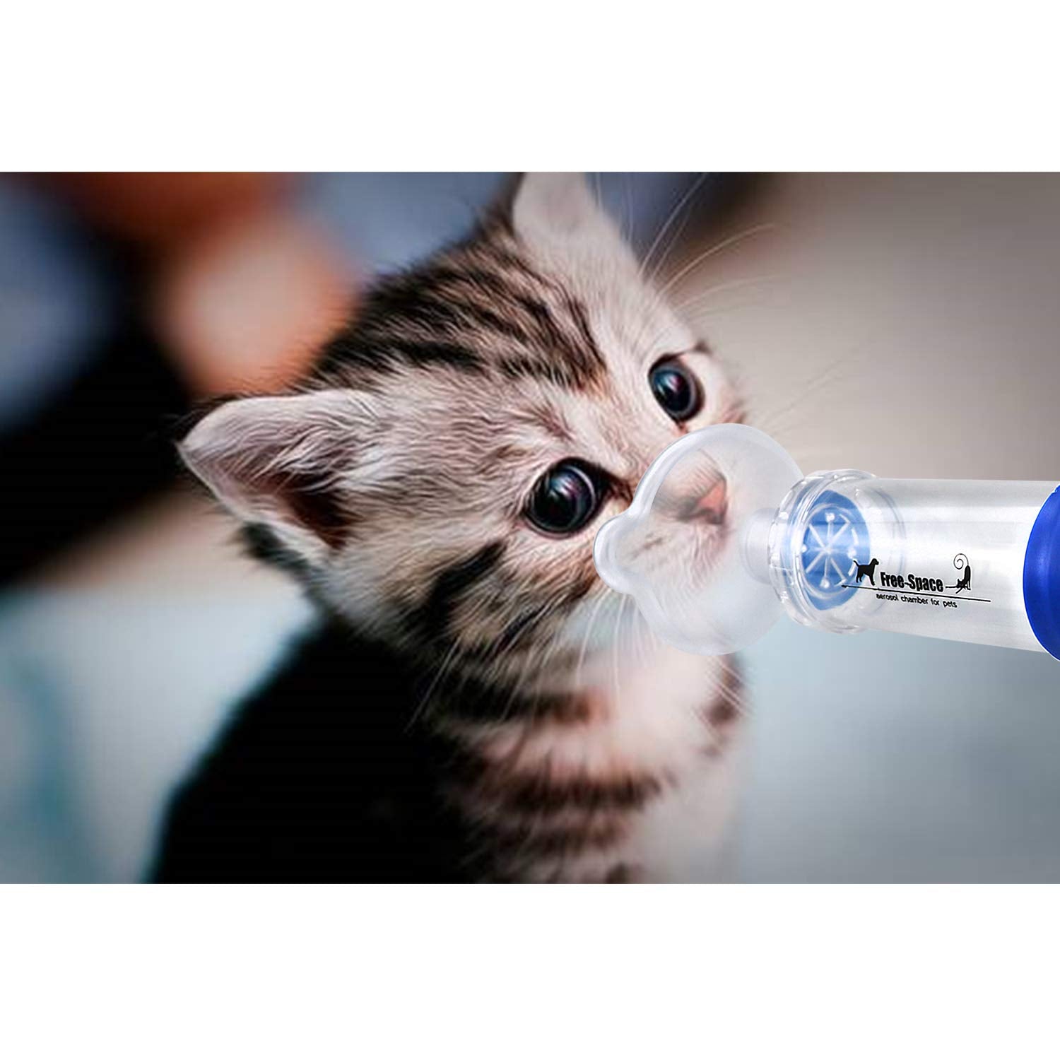 Free-Space inhalateur spacer illustre l'utilisation animale pratique lors de séances respiratoires.