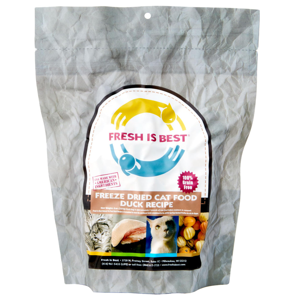 Fresh Is Best canard séché pour chat dans bol, repas protéiné et savoureux.