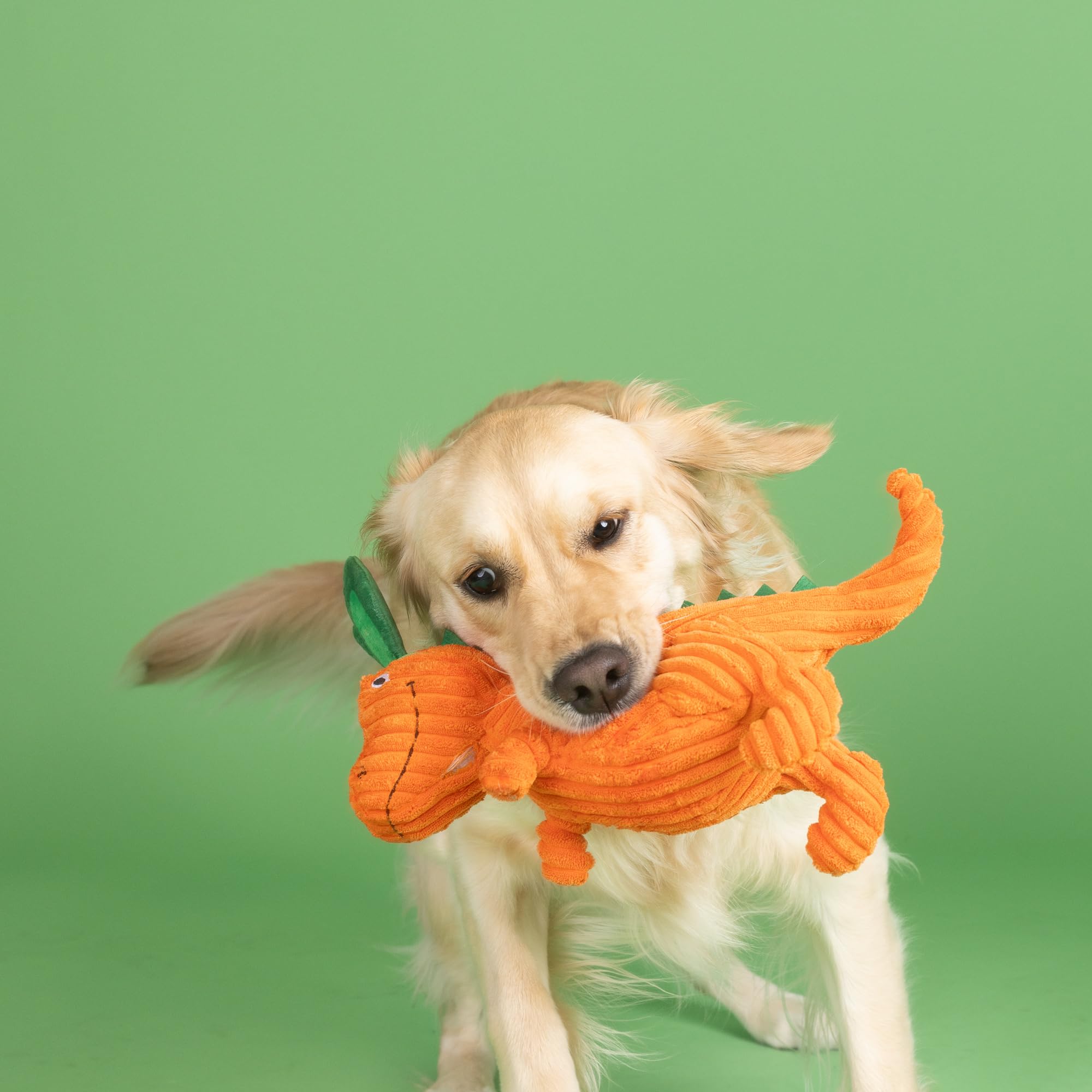 Peluche Fringe Studio Carotte 'Bout You, idéale pour les jeux de rapport.