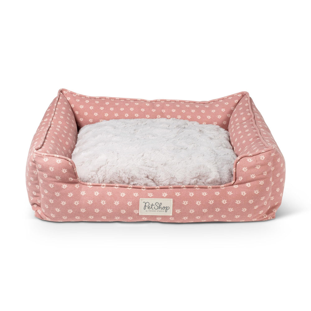Fringe Studio Ditsy Block Dark Blush — vue avant du lit, idéal pour petits chiens et chats.