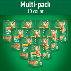 Purina Friskies Party Mix Picnic Crunch saveur dinde et cheddar pour le plaisir.