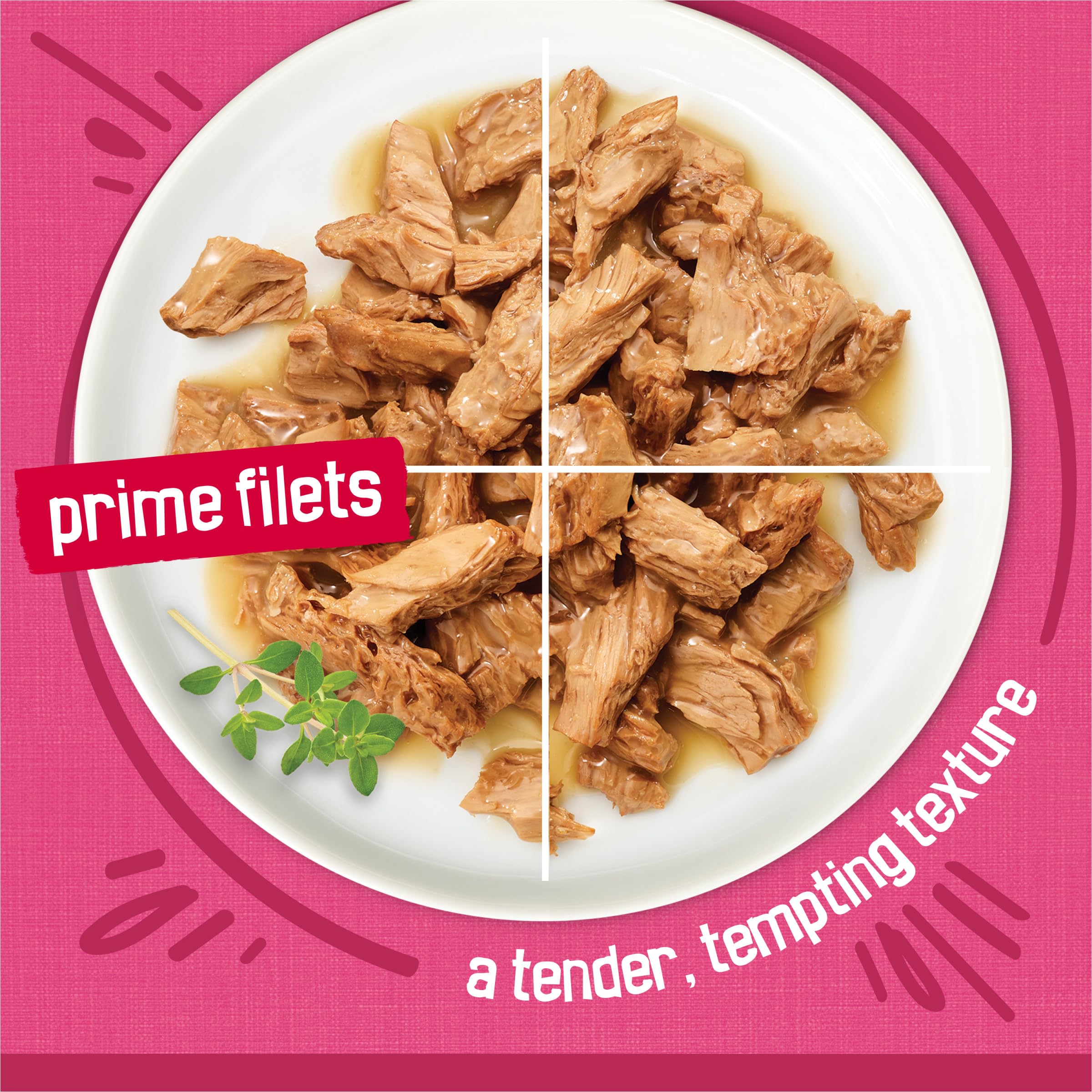 Gros plan sur filets tendres Friskies, texture alléchante pour chat gourmand.