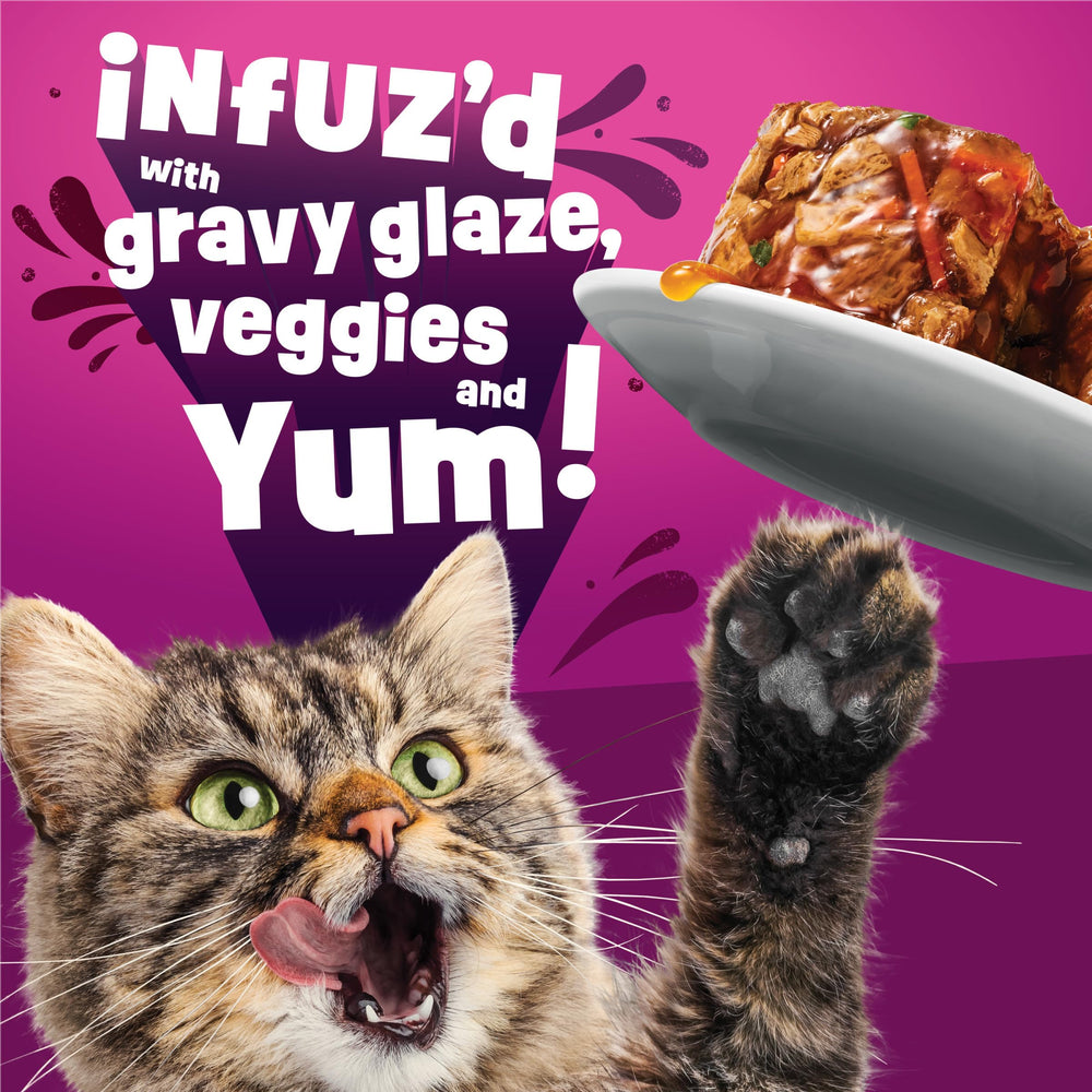 Friskies Glaz’d et Infuz’d morceaux poulet, bouchées copieuses dans une sauce lustrée.