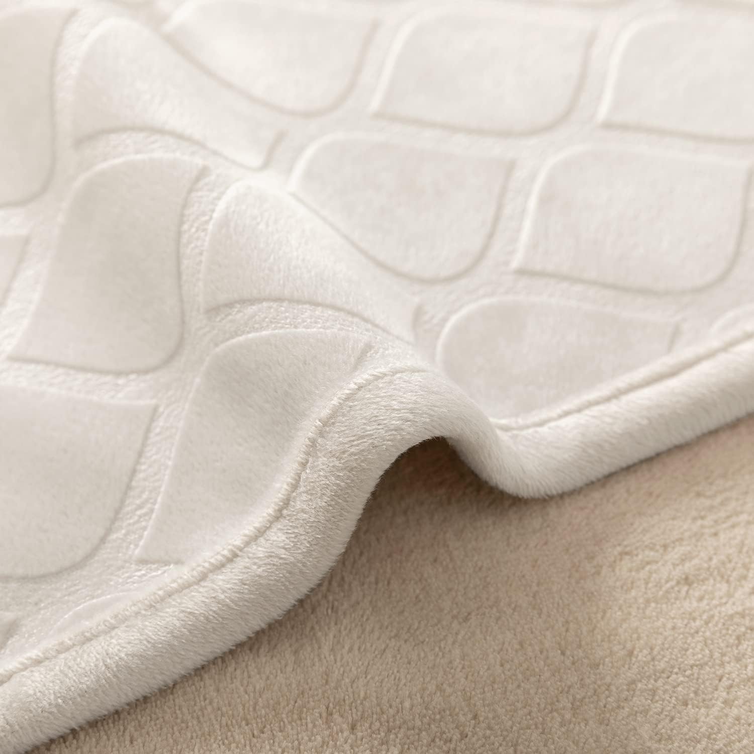 Fuguitex: motif marocain fuzzy, chaleur agréable pour les soirées d'hiver avec votre chien.