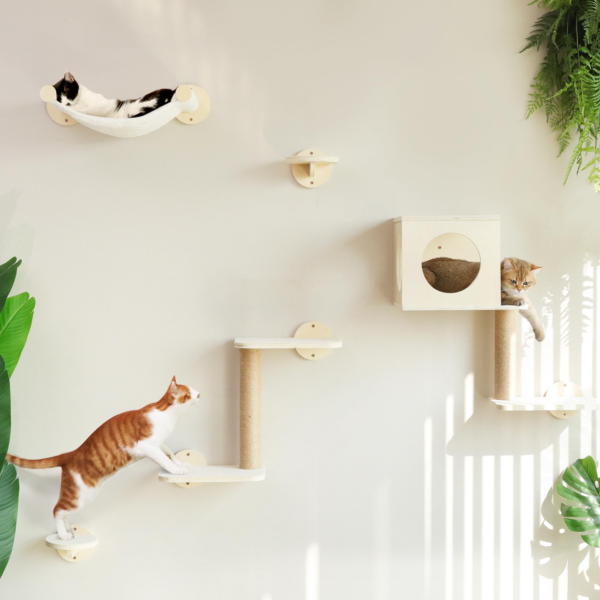 FUKUMARU étagères murales pour chat 5-en-1 avec hamac et poste à gratter.