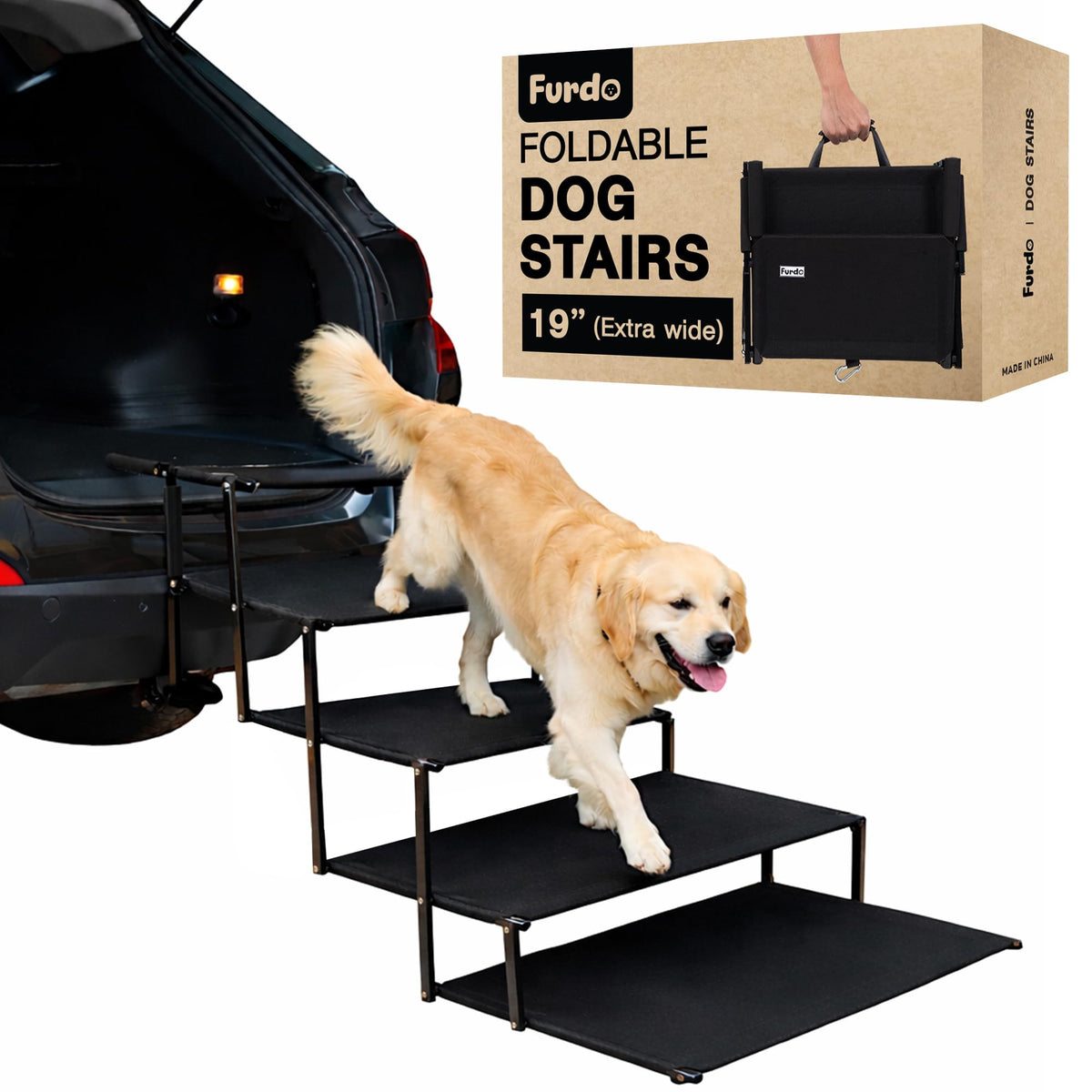 Escalier Furdo pour chien gros près de la porte auto, facile d'accès.