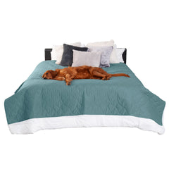Housse Furhaven imperméable et anti-dérapante sur matelas king, protection fiable.