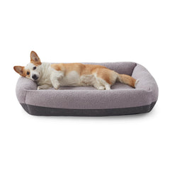 Lit FurTime pour chien moyen avec peluche douce offrant un cocon réconfortant.