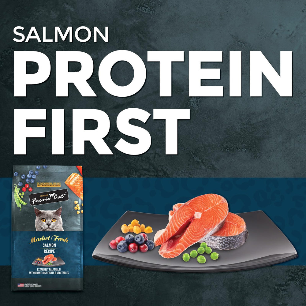 Granulés aromatiques saumon pour une texture croquante appréciée par les chats.