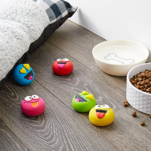 Jouet FYNORI durable en latex, idéal pour des jeux extérieurs.