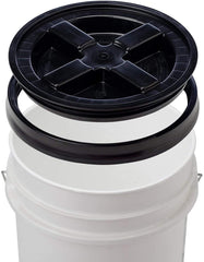 Gamma2 protection anti-odeurs et insectes pour seau de rangement.