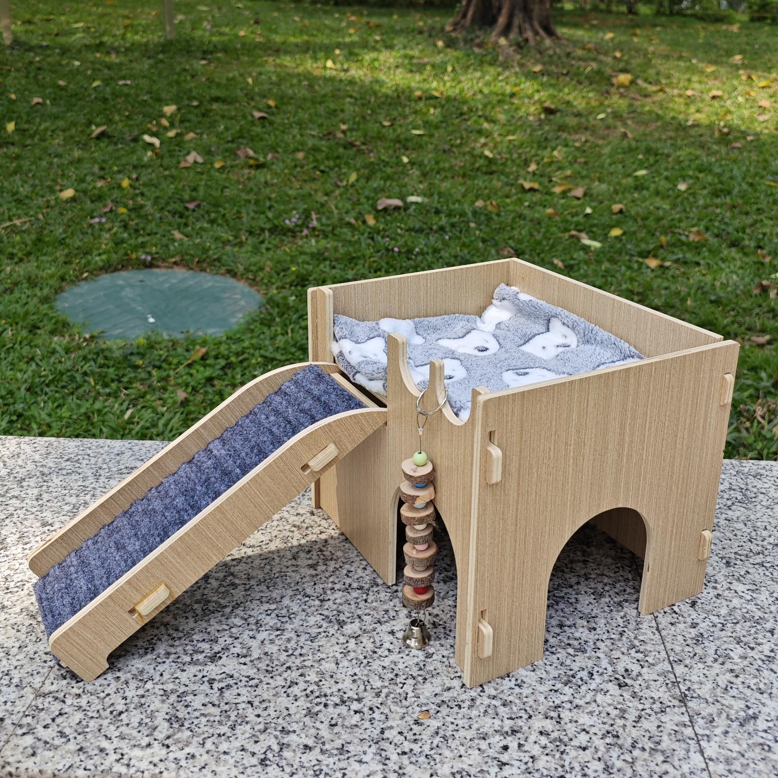 Château GaoHanKJ pour cochon d’Inde avec deux grottes et ventilation naturelle.