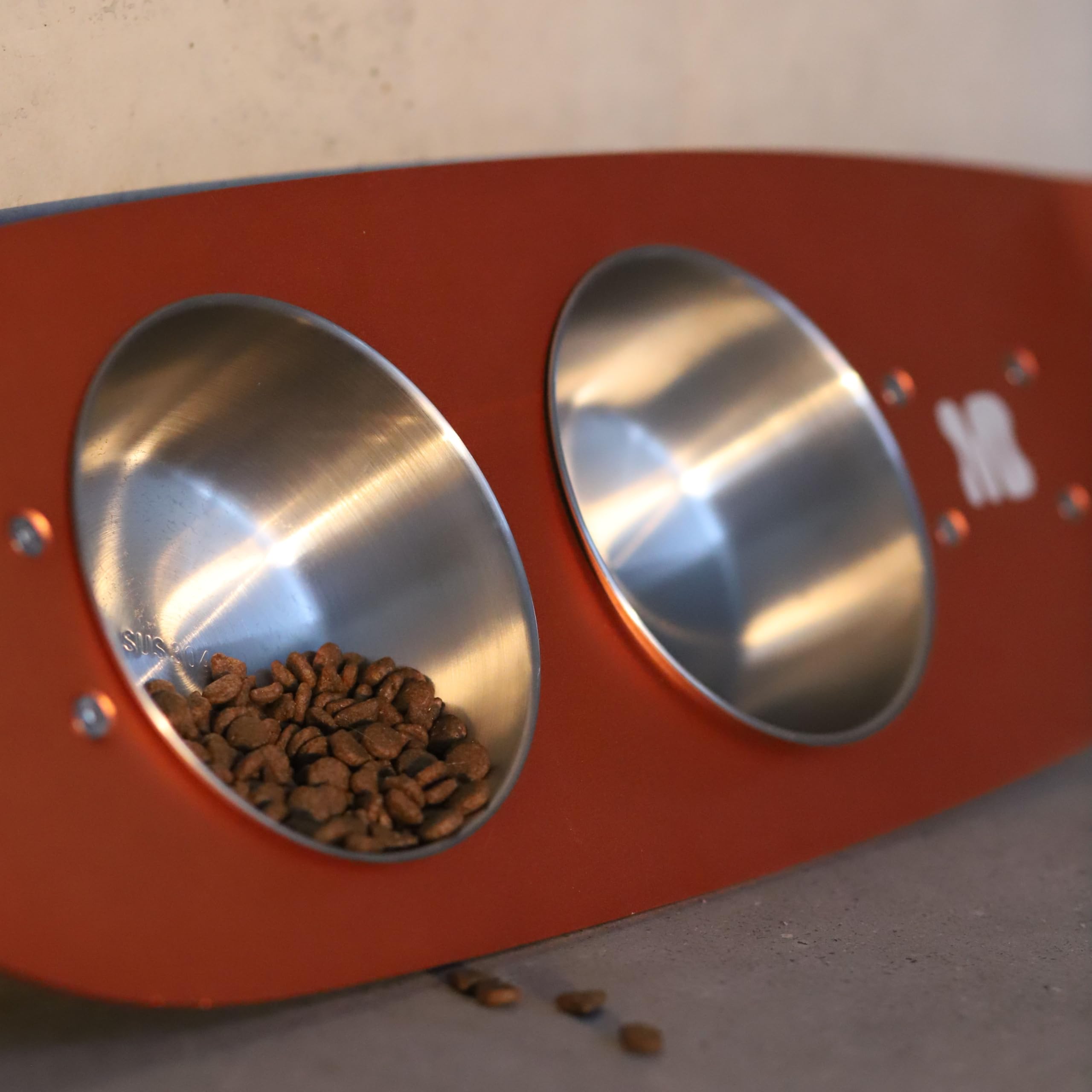 Bol Generic idéal pour chiens et chats, utilisation quotidienne simple.