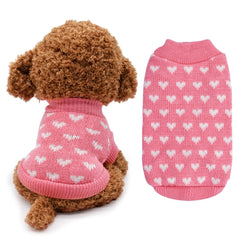 Pull Gistome pour chien avec cœur rouge sur fond rose, chaleur hivernale.