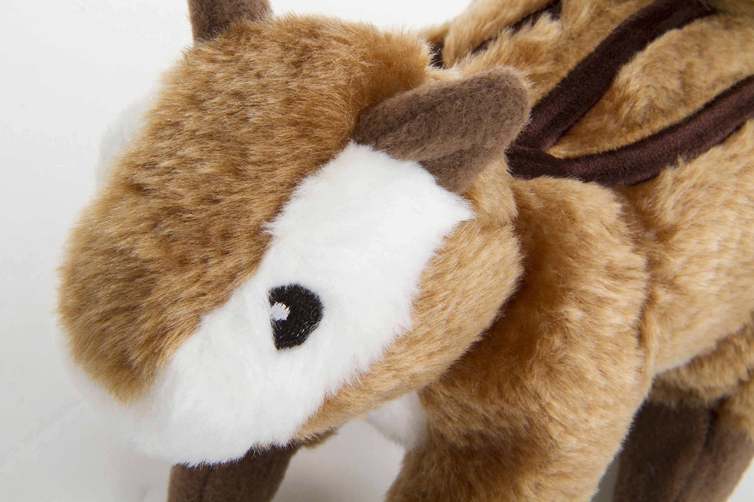 goDog Wildlife tamia brun grand peluche, coutures renforcées pour une durabilité accrue.