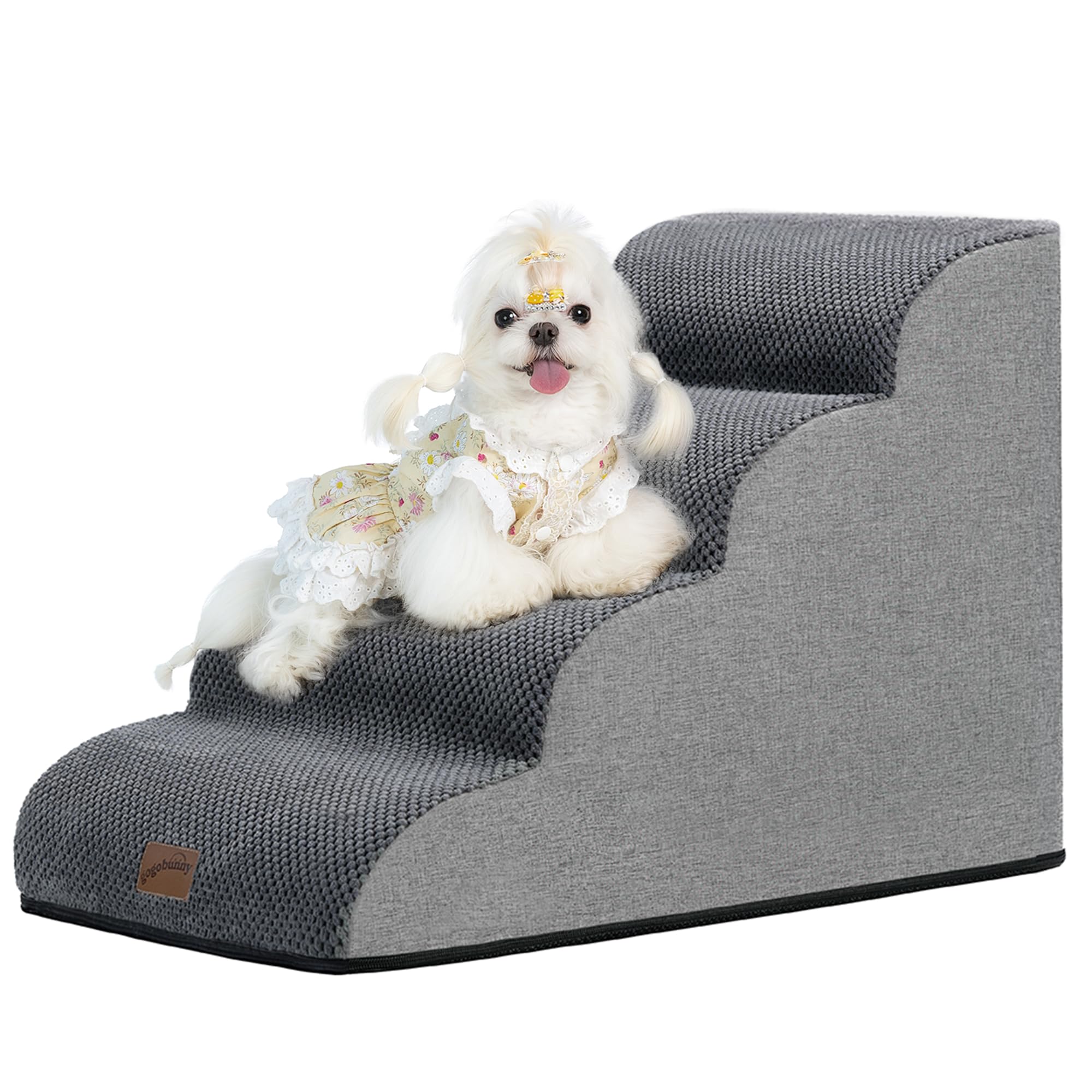 GoGoBunny échelle pour chien prête après expansion, accès facile au canapé.
