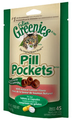 Chat deguste friandise Greenies au saumon aprS medicament