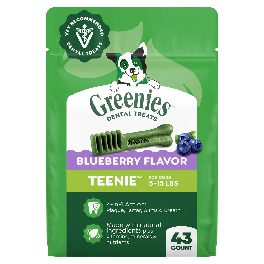 Greenies friandise dentaire emballage bleu, pratique pour l'hygiène buccale des petits chiens.
