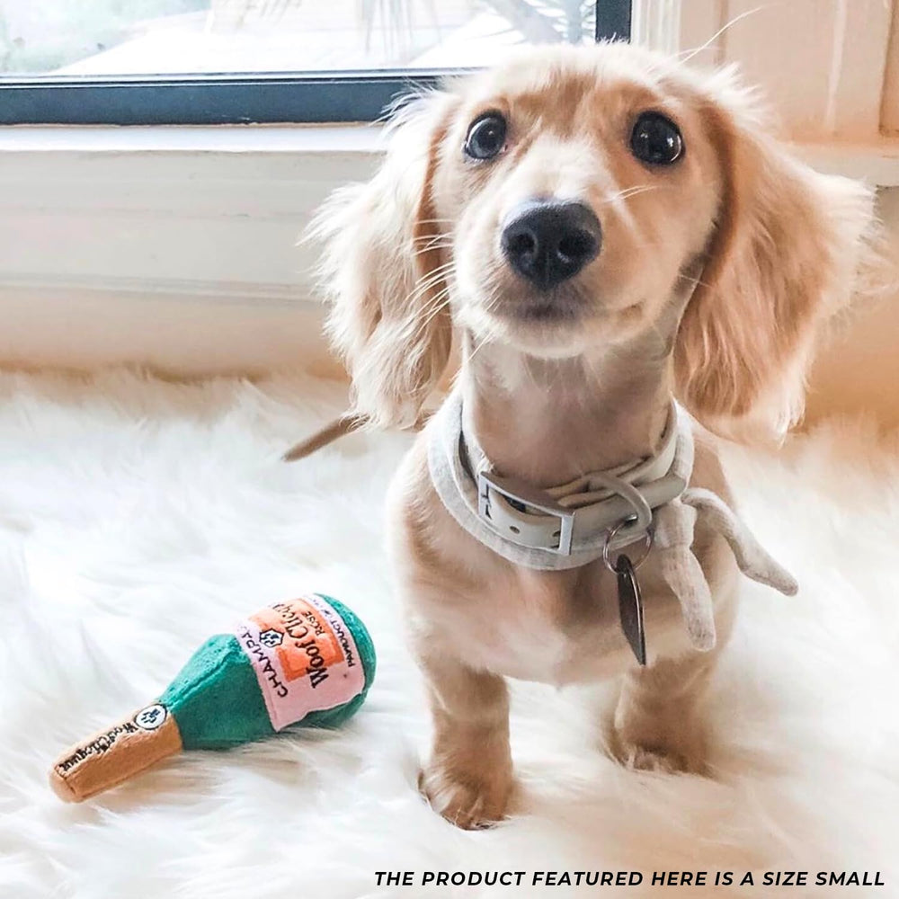 Jouet Woof Clicquot Rose lavable en machine pour entretien facile.